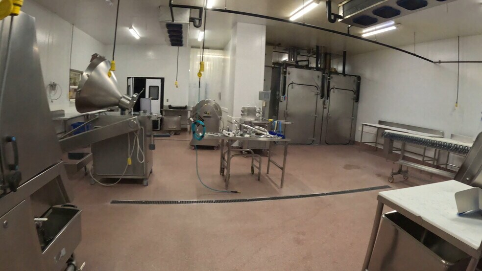 More Photos Of 1501 N Miller St, Wenatchee Freestanding For Lease