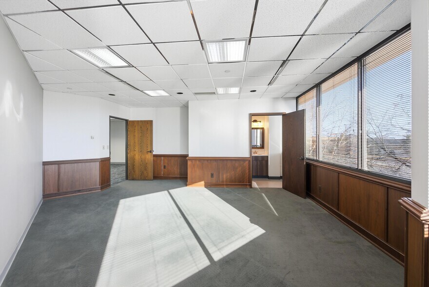 More Photos Of 8790 Governors Hill Dr, Cincinnati Office For Sale