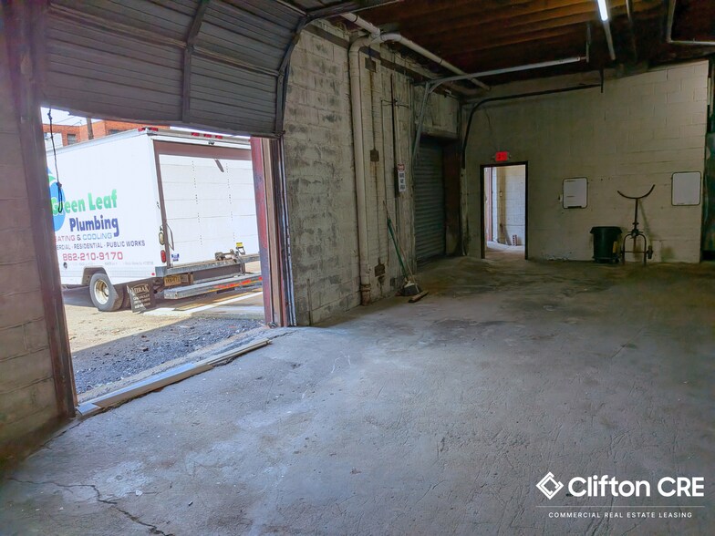 More Photos Of 19-37 Delaware Ave, Passaic Warehouse For Lease