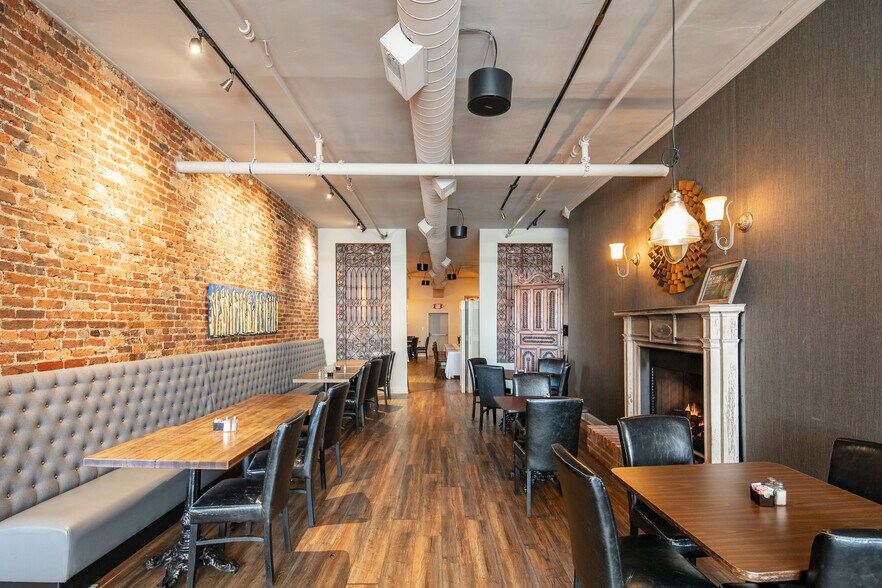 More Photos Of 101 S Main St, Winchester Restaurant For Lease