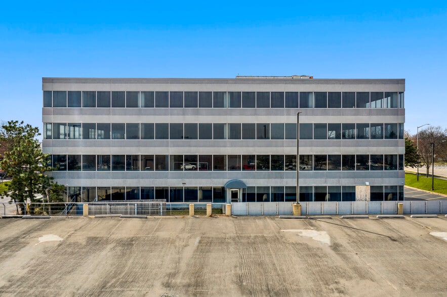 More Photos Of 1301 Basswood Rd, Schaumburg Office For Sale