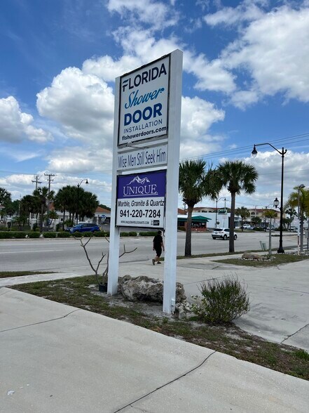 More Photos Of 448 E Venice Ave, Venice Freestanding For Lease