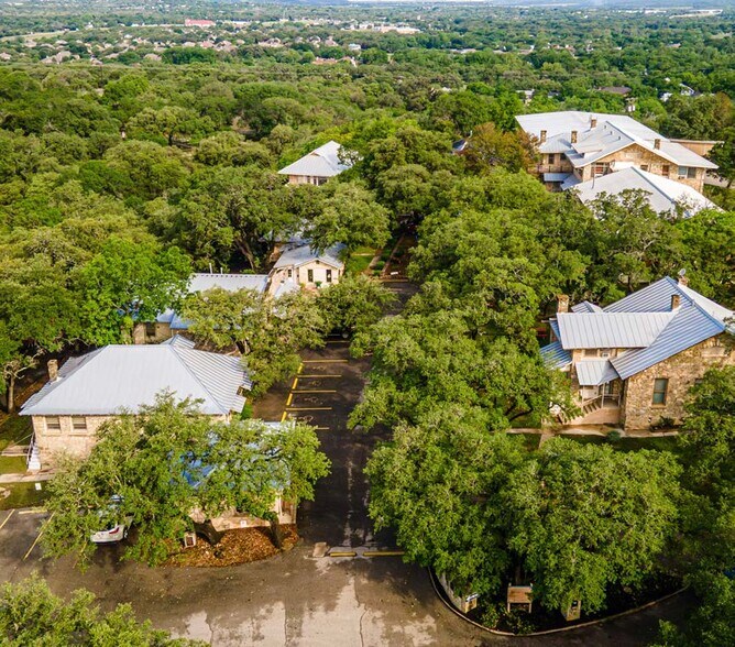 More Photos Of 316 W Highland Dr, Boerne Office For Sale