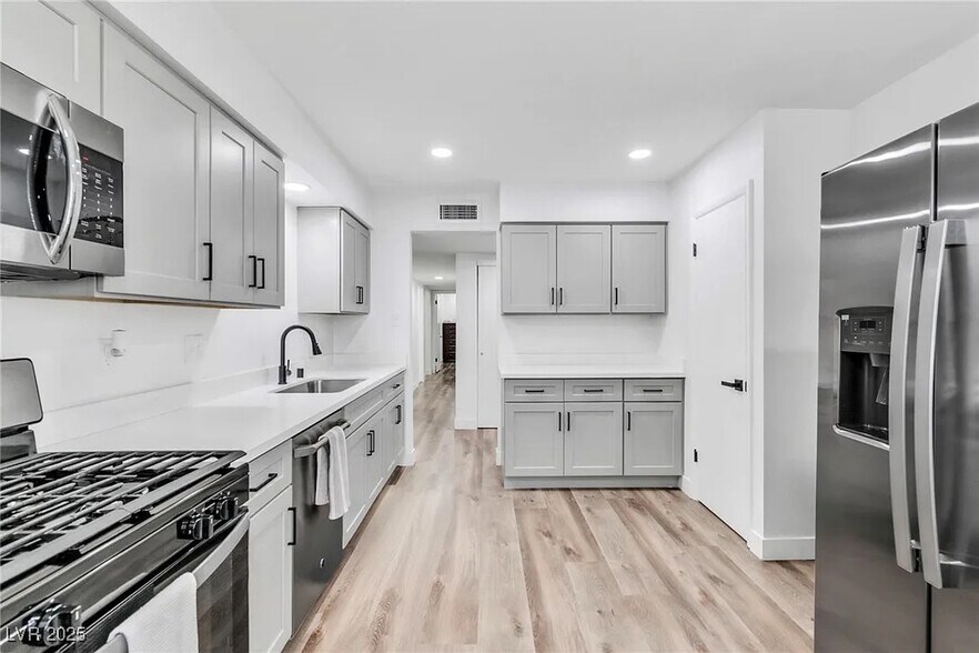 More Photos Of 4785 San Sebastian Ave, Las Vegas Specialty For Sale