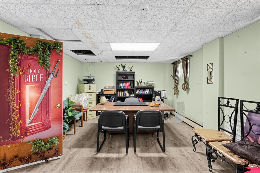 More Photos Of 1110 Coles Mill Rd, Williamstown Specialty For Sale