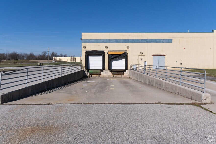 More Photos Of 5315-5329 Coldwater Rd, Fort Wayne Unknown For Lease
