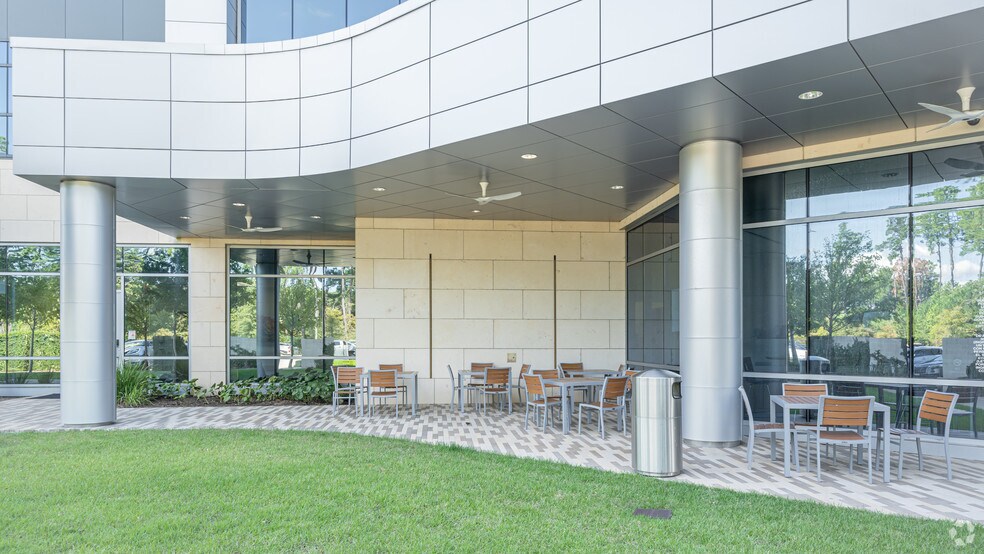 More Photos Of 2255 E Mossy Oaks Blvd, Spring Medical For Lease