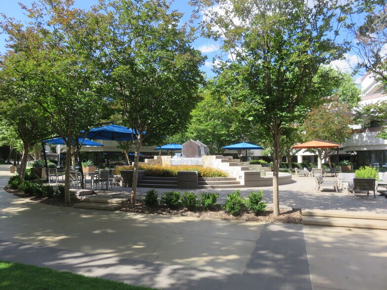 More Photos Of 21860 Burbank Blvd, Woodland Hills Office For Lease
