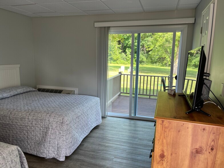 More Photos Of 37067 Nys Route 12, Clayton Hotel For Sale