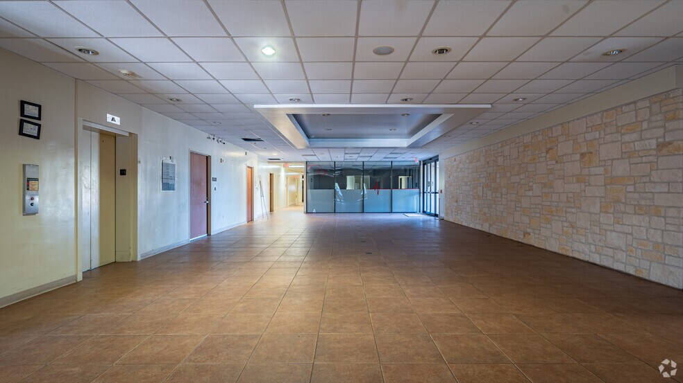 More Photos Of 1140 Cypress Station Dr, Houston Medical For Sale