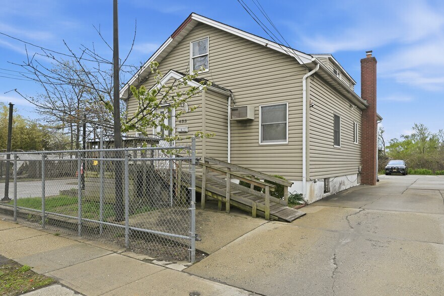 More Photos Of 433 Atlantic Ave, Oceanside Apartments For Sale