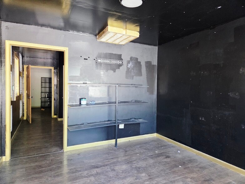 More Photos Of 2227-2229 W 21st St, Lorain Restaurant For Sale