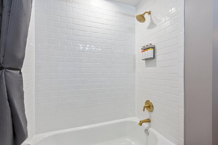 More Photos Of 220 West St, Annapolis Office For Sale