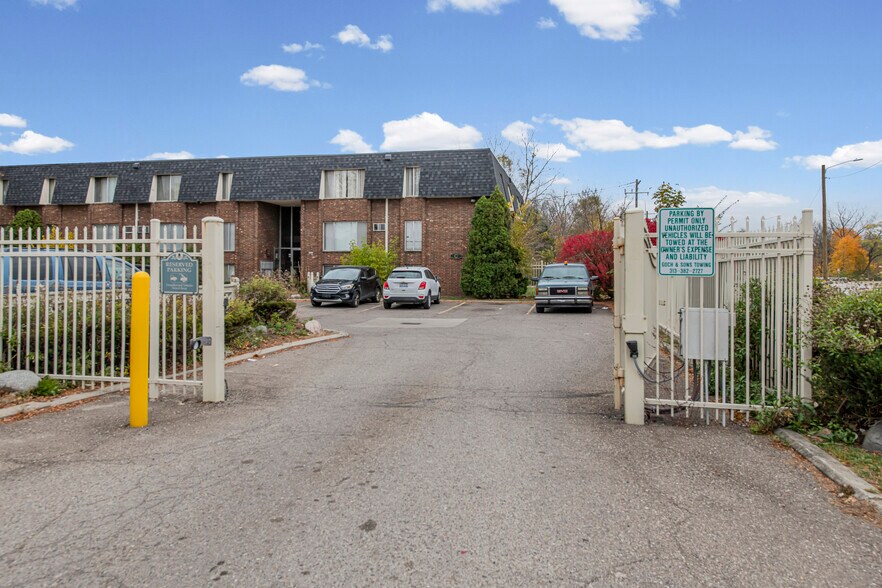 More Photos Of 23740 Fenkell St, Detroit Apartments For Sale