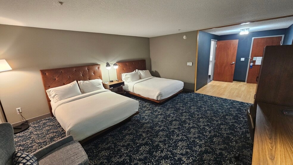 More Photos Of 8520 Baymeadows Rd, Jacksonville Hotel For Sale