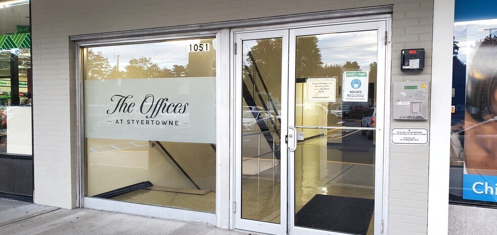 Primary Photo Of 1033-1061 Bloomfield Ave, Clifton Storefront Retail Office For Lease