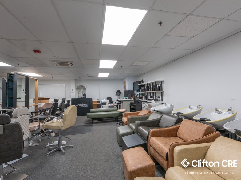 More Photos Of 1 Kero Rd, Carlstadt Showroom For Lease