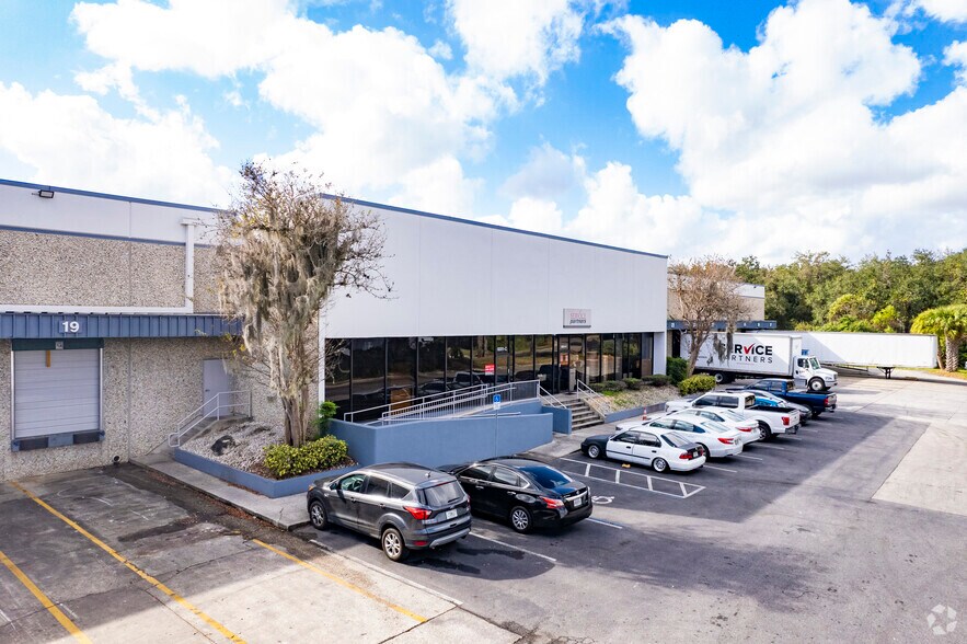 More Photos Of 9201 King Palm Dr, Tampa Warehouse For Lease