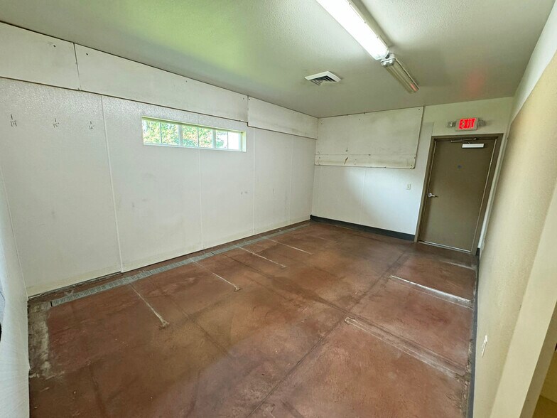More Photos Of 6224 W State St, Boise Veterinarian Kennel For Sale