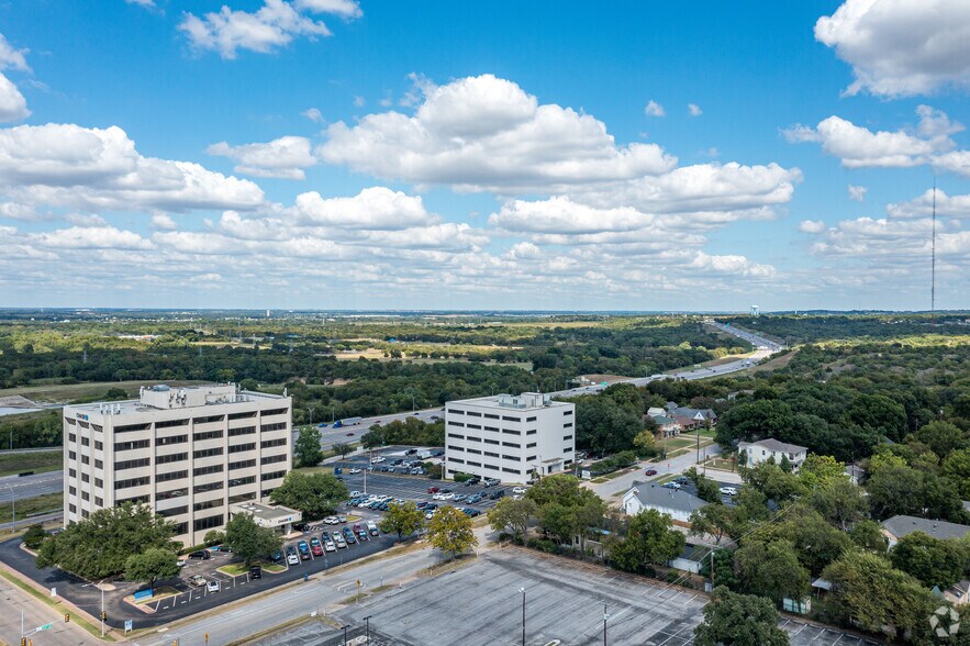 More Photos Of 2601 Scott Ave, Fort Worth Office For Lease