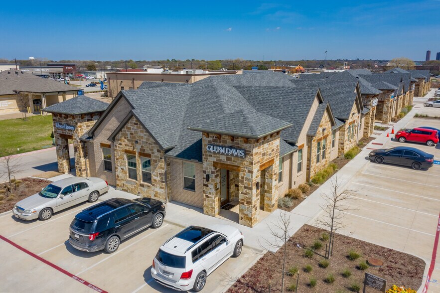 Primary Photo Of 2214 Emery St, Denton Medical For Lease
