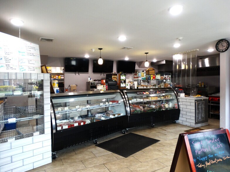 More Photos Of 437 Main Rd, Towaco Restaurant For Sale