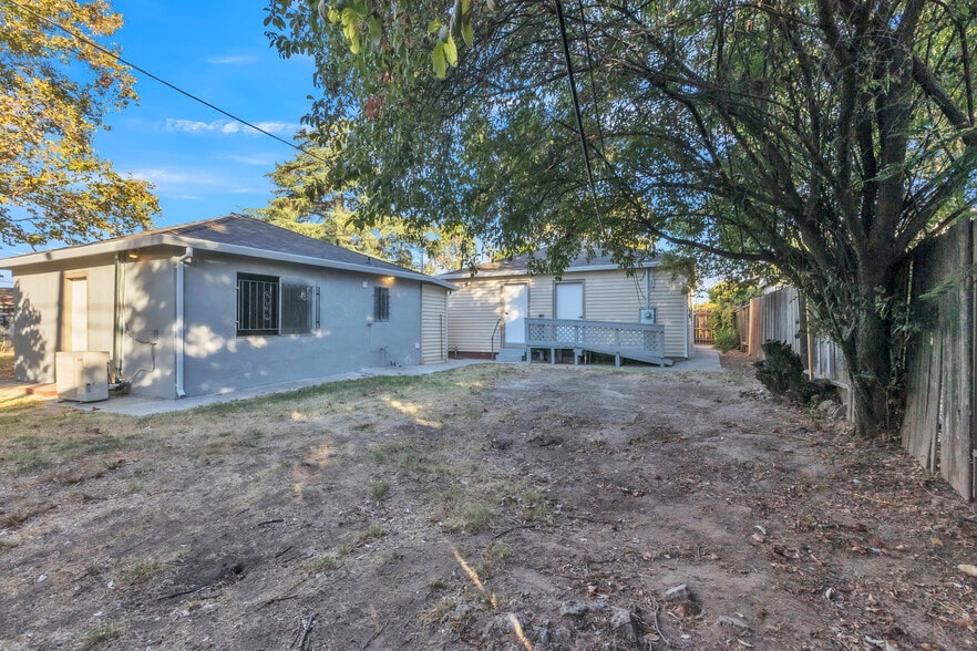 More Photos Of 1006 Lochbrae Rd, Sacramento Assisted Living For Sale