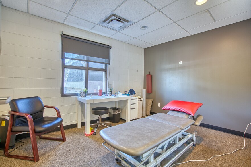 More Photos Of 3020 Carbon Pl, Boulder Office For Sale