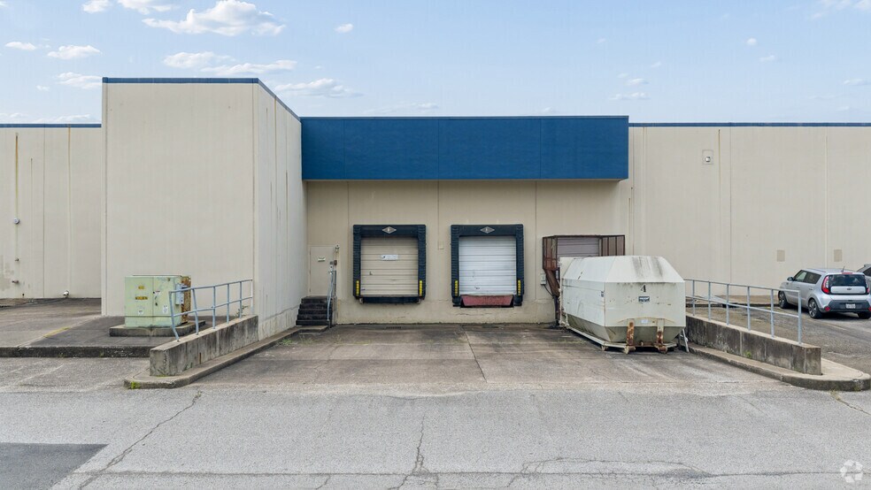 More Photos Of 4600 S Medford Dr, Lufkin General Retail For Sale
