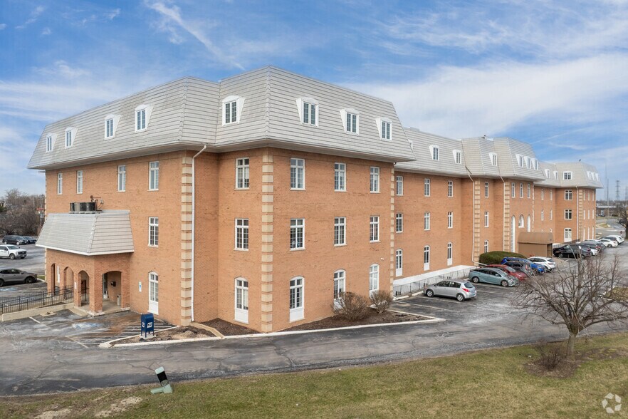 More Photos Of 188 Industrial Dr, Elmhurst Office For Lease