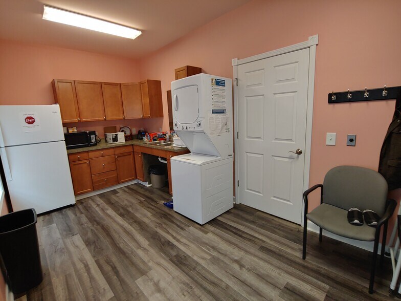 More Photos Of 2380 Hickswood Rd, High Point Medical For Sale