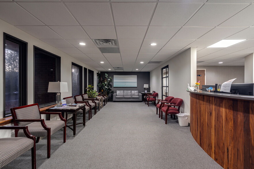 More Photos Of 195 King Ave, Athens Medical For Lease