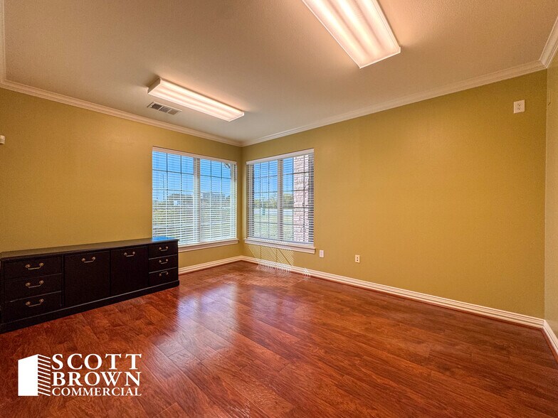 More Photos Of 860 Hebron Pky, Lewisville Office For Lease