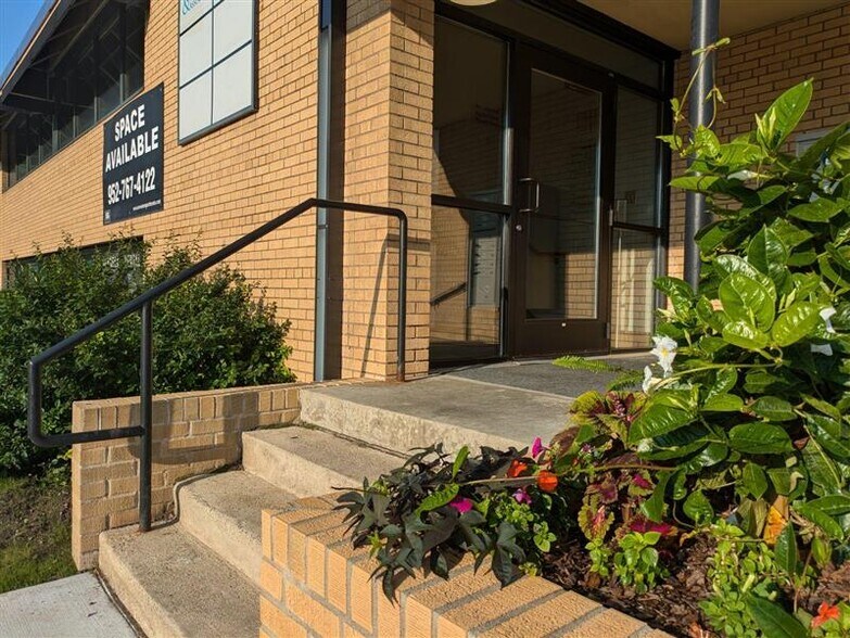 More Photos Of 3801 W 50th St, Minneapolis Medical For Lease