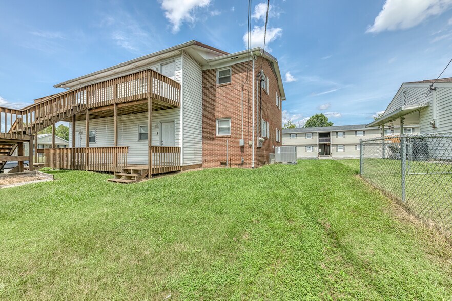 More Photos Of 1300 Holyoke St, Kingsport Apartments For Sale