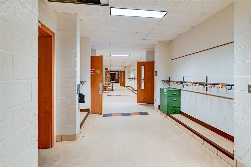 More Photos Of 520 E Holum St, Deforest Schools For Sale