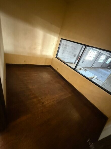 More Photos Of 2801 E Main St, Grand Prairie Manufacturing For Lease