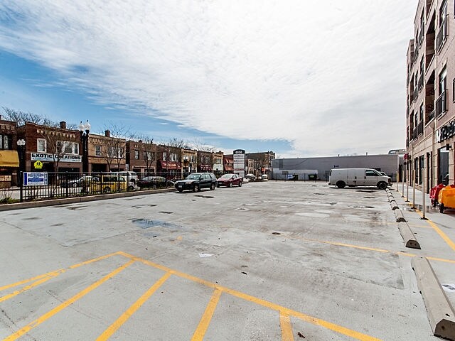 More Photos Of 4651 N Greenview Ave, Chicago Apartments For Lease