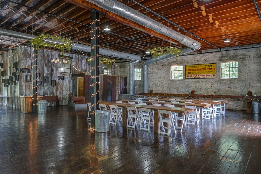 More Photos Of 11 Railroad St, Murphy Research And Development For Sale