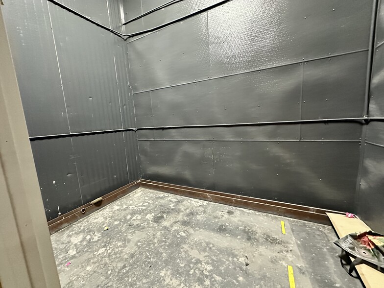 More Photos Of 4865 Arthur Kill Rd, Staten Island Warehouse For Sale