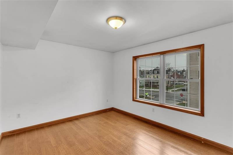 More Photos Of 456 2nd St, California Apartments For Sale