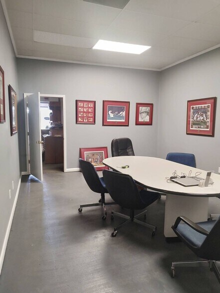 More Photos Of 101 Broad St, Gadsden Office For Sale