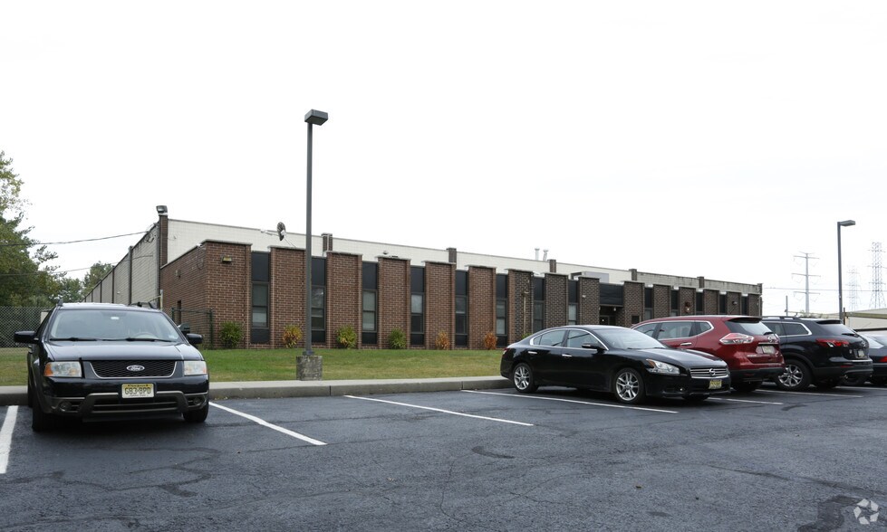 More Photos Of 600 Markley St, Port Reading Warehouse For Lease