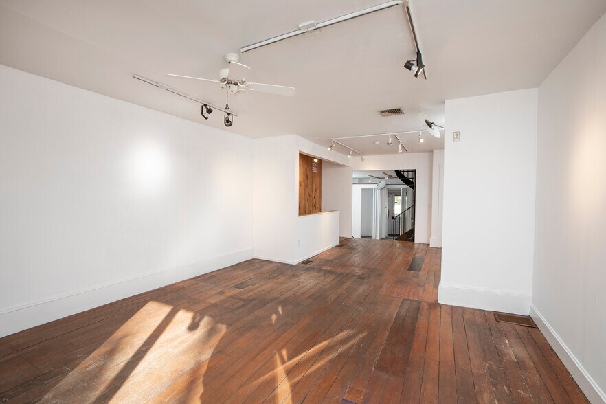 More Photos Of 128 S Main St, New Hope Storefront Retail Office For Sale