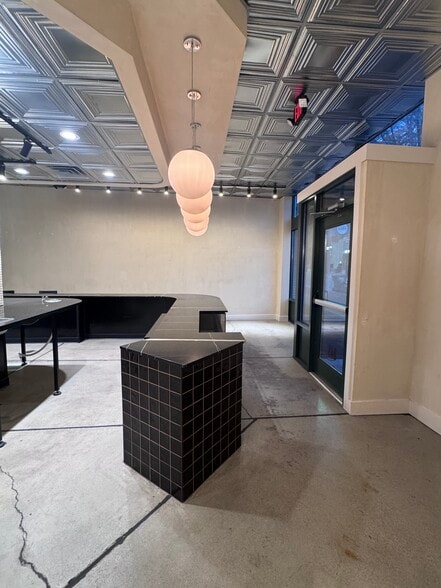 More Photos Of 849 Massachusetts Ave, Indianapolis Storefront For Lease