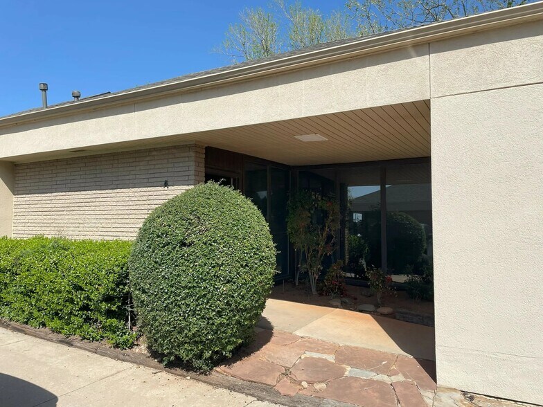 More Photos Of 6406 N Santa Fe Ave, Oklahoma City Office For Sale
