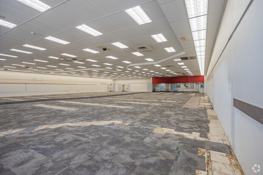 More Photos Of 700 W Main St, Norman Drugstore For Sale