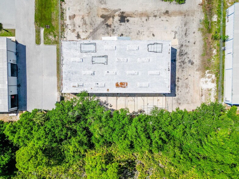 More Photos Of 5524 Independence Ct, Punta Gorda Warehouse For Sale