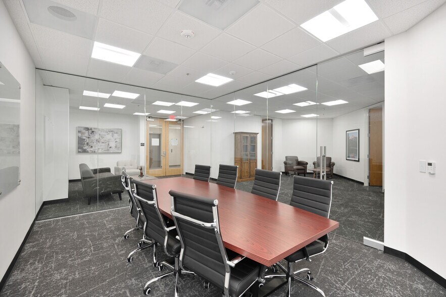 More Photos Of 1425 River Park Dr, Sacramento Office For Lease