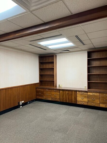 More Photos Of 604 Washington Ave, Greenville Office For Sale